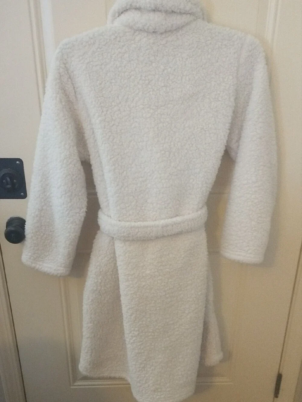 Ulta Beauty White Plush Sherpa Bath Robe with Belt and Pockets